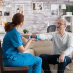 فیزیوتراپی در منزل کرج؛ تجربهای ایمن، حرفهای و سریع در خانه شما